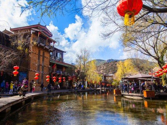 黄金交易提醒：金价在地缘政治紧张局势中保持稳定，等待美联储决议